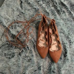 NWOT camel colored lace up flats